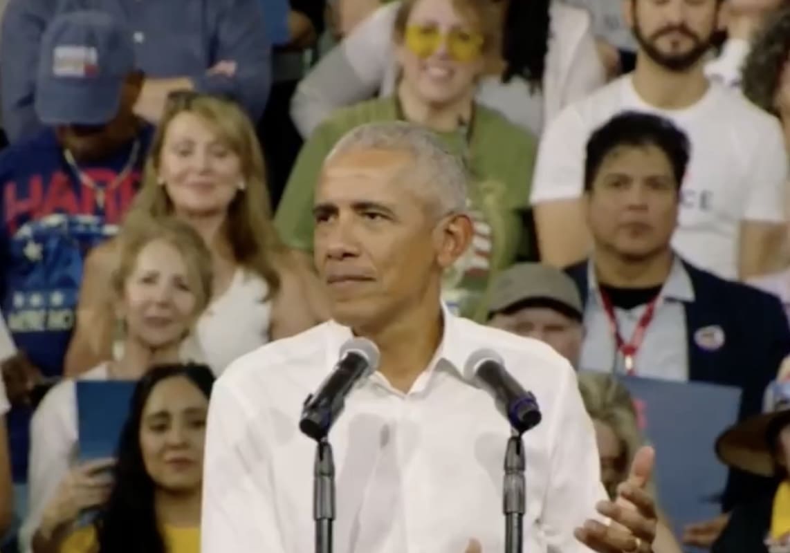You are currently viewing USA : Barack Obama attaque Trump et soutient Kamala Harris dans une campagne de plus en plus tendue