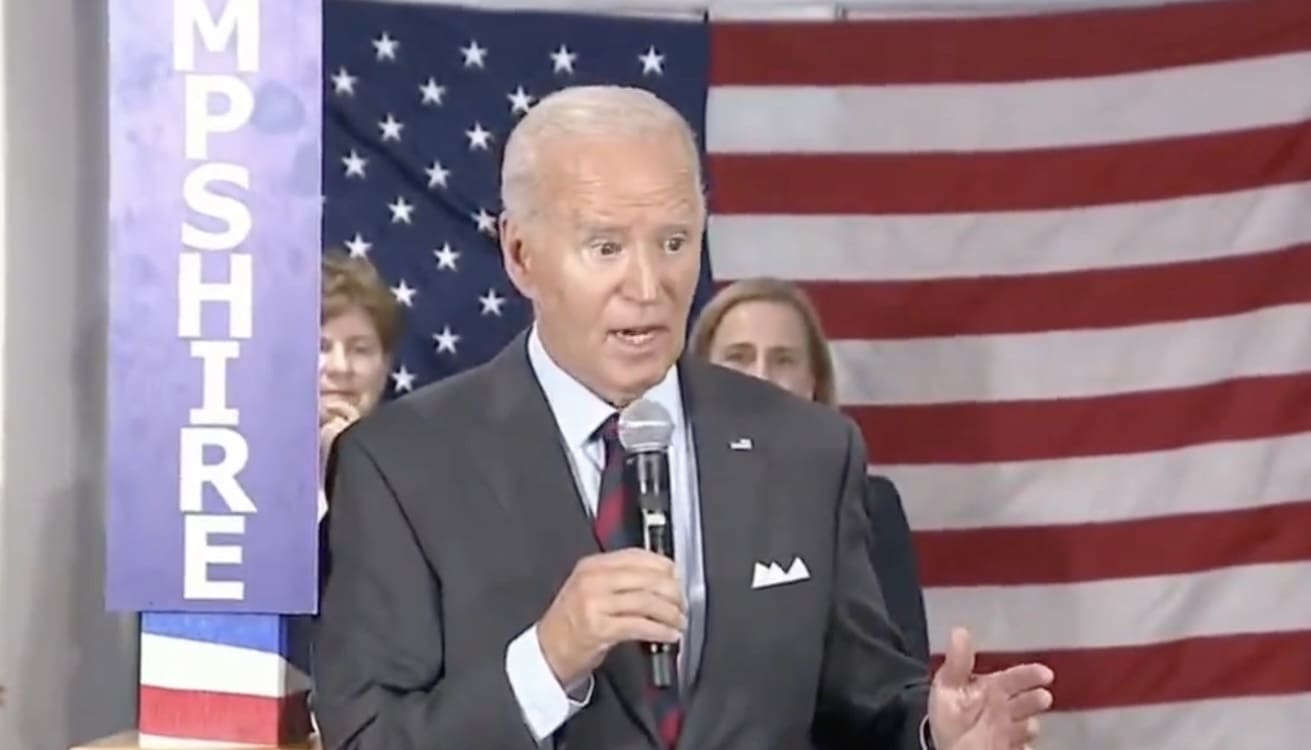 You are currently viewing USA : Joe Biden déclenche une polémique en suggérant d’enfermer Trump