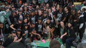Lire la suite à propos de l’article USA : Le New York Liberty remporte son premier titre WNBA après une victoire historique face aux Minnesota Lynx