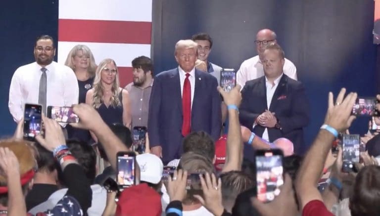 Lire la suite à propos de l’article USA : Trump dénonce la gestion de l’ouragan Hélène, la comparant à celle de Katrina