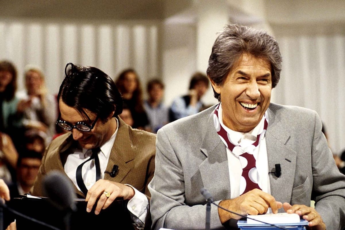 You are currently viewing Canal+ fête 40 ans d’audace et d’émissions cultes qui ont marqué la télévision française