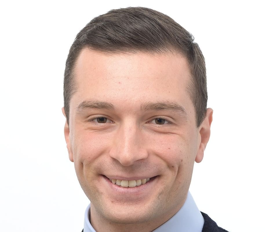 You are currently viewing Jordan Bardella : Un tirage massif pour son livre « Ce que je cherche »