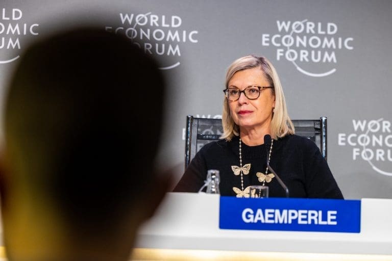 Lire la suite à propos de l’article LVMH : Bernard Arnault écarte-t-il sa DRH pour préparer sa succession ?