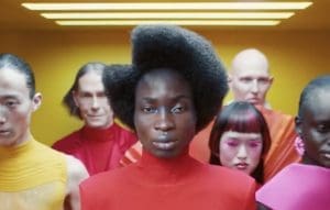 Lire la suite à propos de l’article Le Forum économique mondial à l’origine de la publicité « woke » de Jaguar ?