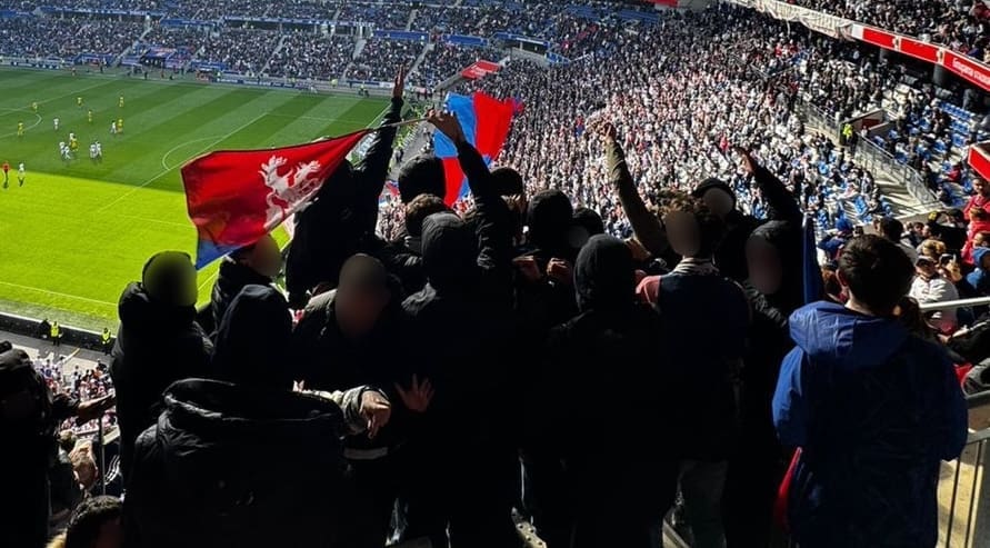You are currently viewing Lyon : L’émergence des 69 Pirates, nouveau groupe de supporteurs de l’OL, suscite des tensions au stade