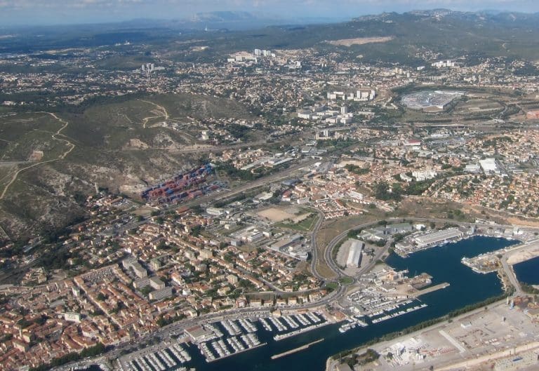 Lire la suite à propos de l’article Marseille : Une fracture sociale persistante entre quartiers riches et pauvres