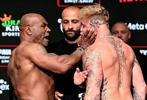 Lire la suite à propos de l’article Mike Tyson gifle Jake Paul lors de la pesée avant leur combat à Arlington