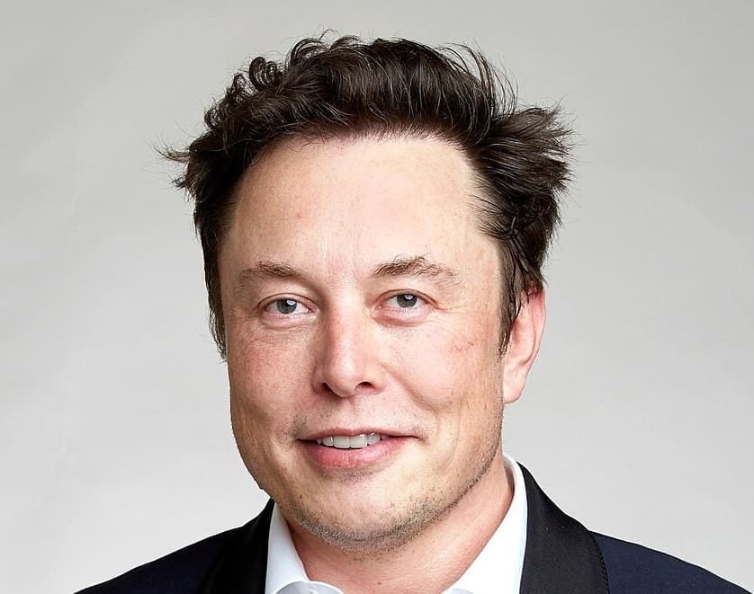 You are currently viewing Notre-Dame : Quand Elon Musk ruine le plan de communication d’Emmanuel Macron