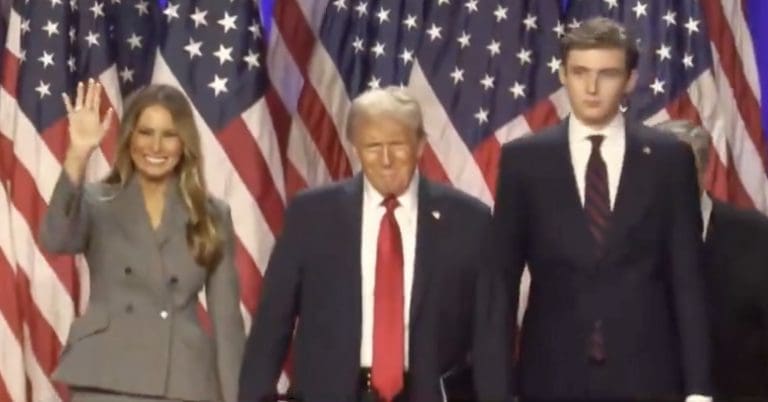 Lire la suite à propos de l’article USA : Donald Trump revendique une « victoire politique historique » et promet de « rendre à nouveau l’Amérique grande »