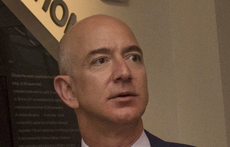 Lire la suite à propos de l’article USA : Jeff Bezos félicite lui aussi Donald Trump