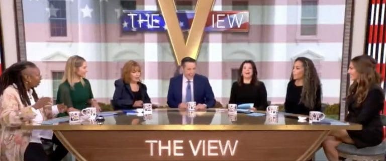Lire la suite à propos de l’article USA : Le point de vue de « The View » sur la victoire écrasante de Donald Trump