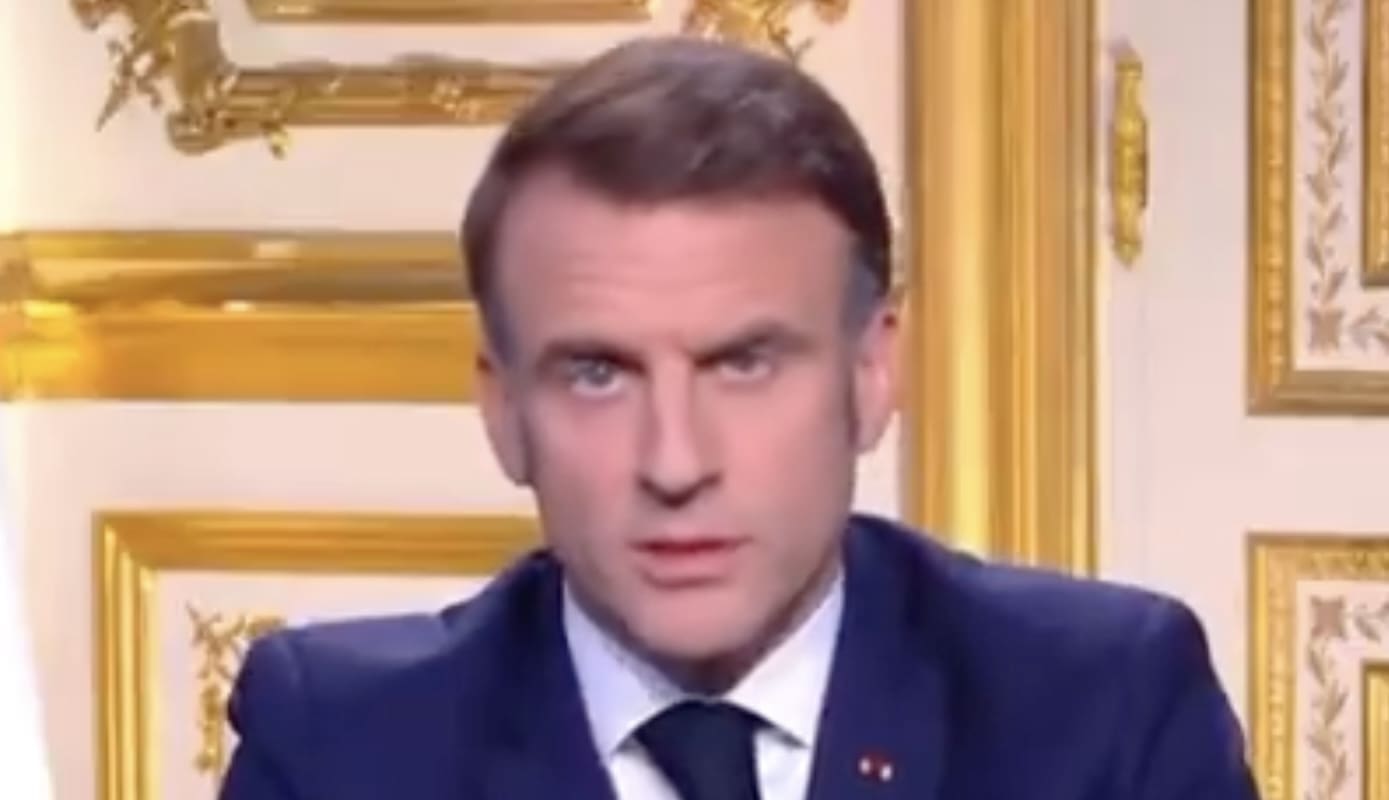 You are currently viewing Budget 2025 : Qu’est-ce que la « loi spéciale » annoncée par Emmanuel Macron pour éviter le blocage financier