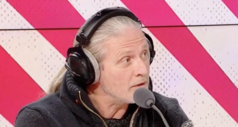 Lire la suite à propos de l’article Emmanuel Petit : Un cri d’alarme sur l’immoralité dans le sport et la société