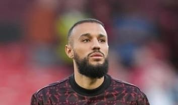 Lire la suite à propos de l’article Manchester United annule son plan de veste pro-LGBTQ+ après le refus de Noussair Mazraoui