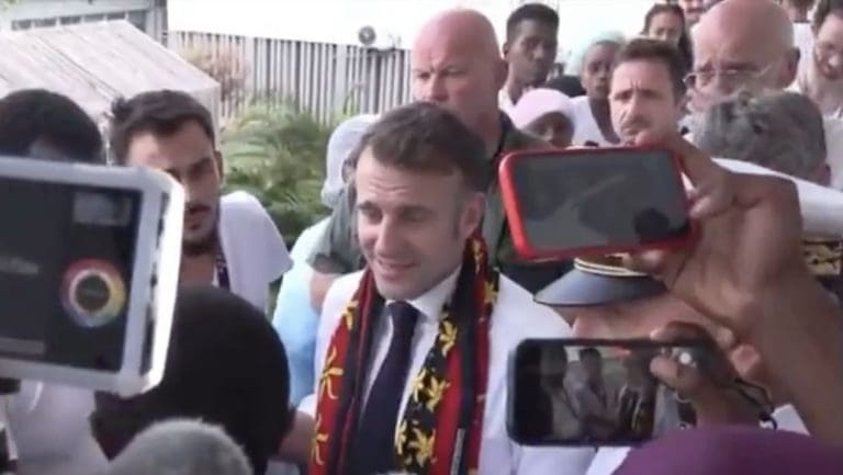 Lire la suite à propos de l’article Mayotte : Emmanuel Macron chahuté par les sinistrés du cyclone Chido