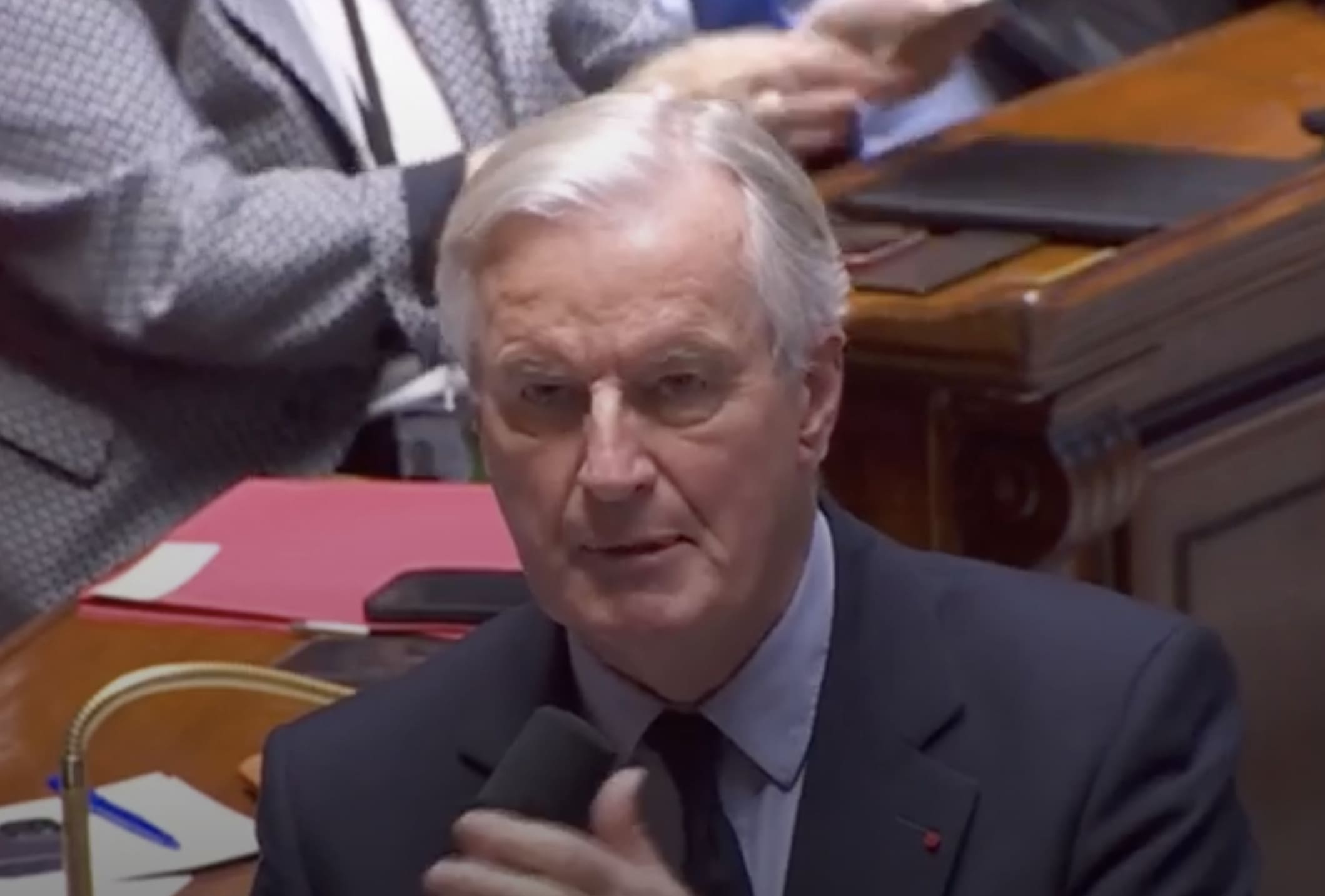 You are currently viewing Michel Barnier assure que la censure « rendra tout plus difficile et plus grave »