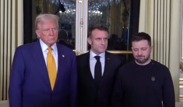 Lire la suite à propos de l’article Paris : Macron, Trump et Zelensky se réunissent pour une rencontre trilatérale inédite à l’Élysée