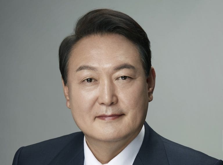 Lire la suite à propos de l’article Séoul : Le président sud-coréen Yoon Suk Yeol annonce la levée de la loi martiale après le vote de l’Assemblée