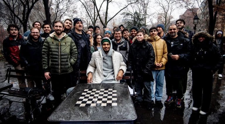 Lire la suite à propos de l’article Victor Wembanyama : Quand le prodige du basket défie les New-Yorkais aux échecs