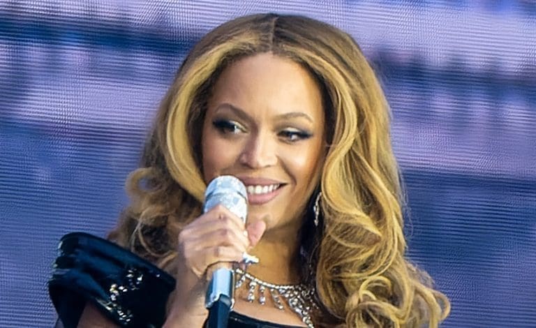 Lire la suite à propos de l’article États-unis : Beyoncé fait don de 2,5 millions de dollars aux victimes des incendies de Los Angeles