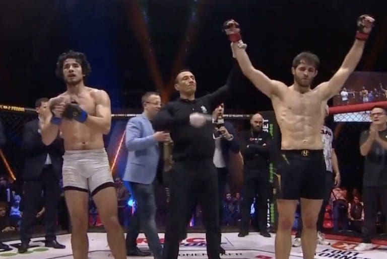 Lire la suite à propos de l’article Hexagone MMA : Une soirée riche en émotions au Zénith de Paris
