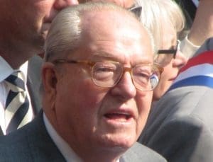 Lire la suite à propos de l’article Jean-Marie Le Pen : Le regard moins complaisant de la presse étrangère sur sa mort et son héritage