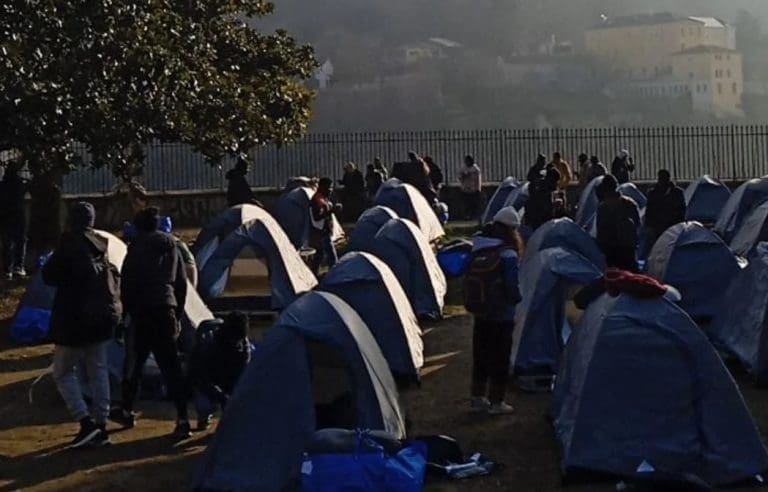 Lire la suite à propos de l’article Lyon : Des migrants déplacés au jardin des Chartreux après l’évacuation du square du Béguin