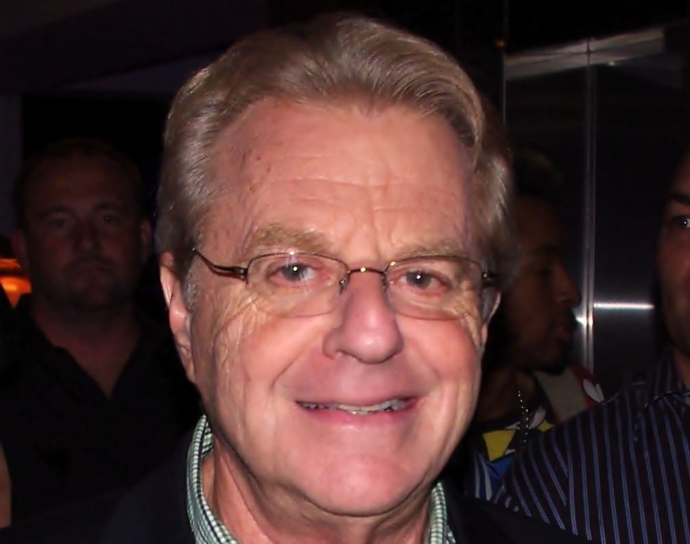 You are currently viewing Netflix explore le phénomène Jerry Springer : le « maître de cérémonie de la fin de la civilisation »