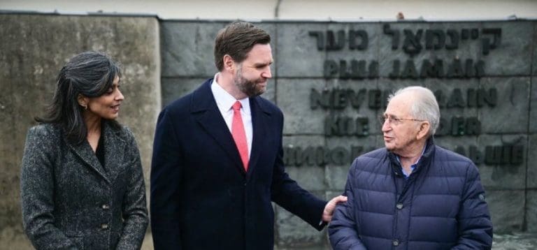 Lire la suite à propos de l’article Allemagne : JD Vance honore l’histoire de l’holocauste lors de sa visite du Mémorial de Dachau