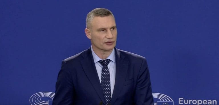 Lire la suite à propos de l’article Bruxelles : Vitali Klitschko affirme rêver d’appartenir à la famille européenne