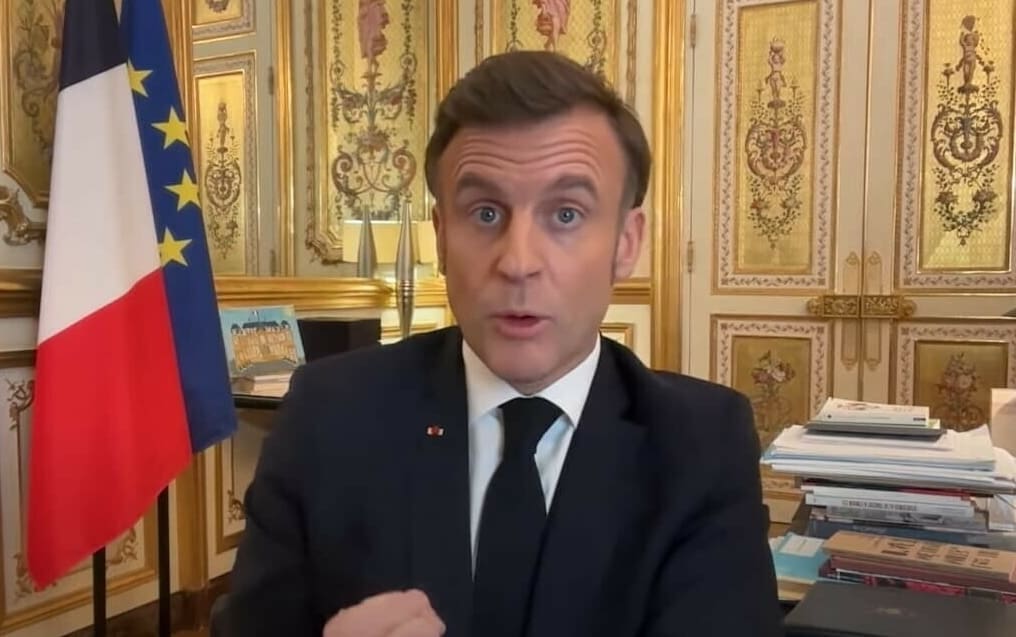You are currently viewing Emmanuel Macron durcit son discours sur l’Ukraine et la menace russe