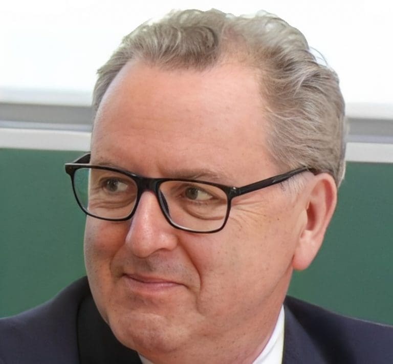 Lire la suite à propos de l’article Emmanuel Macron propose Richard Ferrand pour présider le Conseil constitutionnel