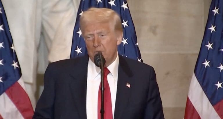 Lire la suite à propos de l’article Etats-Unis : Donald Trump appelle à la restauration de la foi et de l’unité lors du petit-déjeuner National de Prière