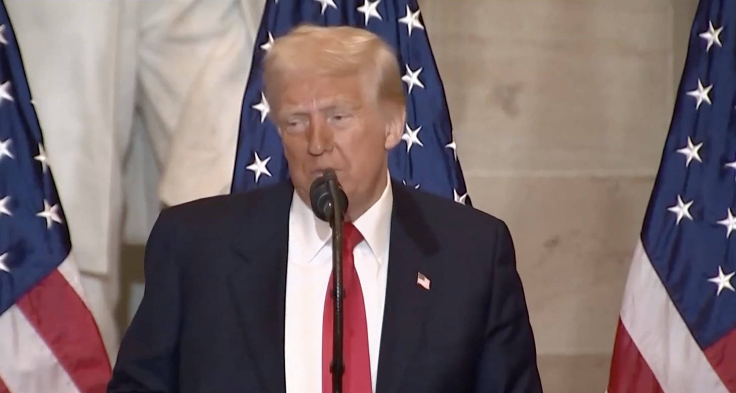 You are currently viewing Etats-Unis : Donald Trump appelle à la restauration de la foi et de l’unité lors du petit-déjeuner National de Prière