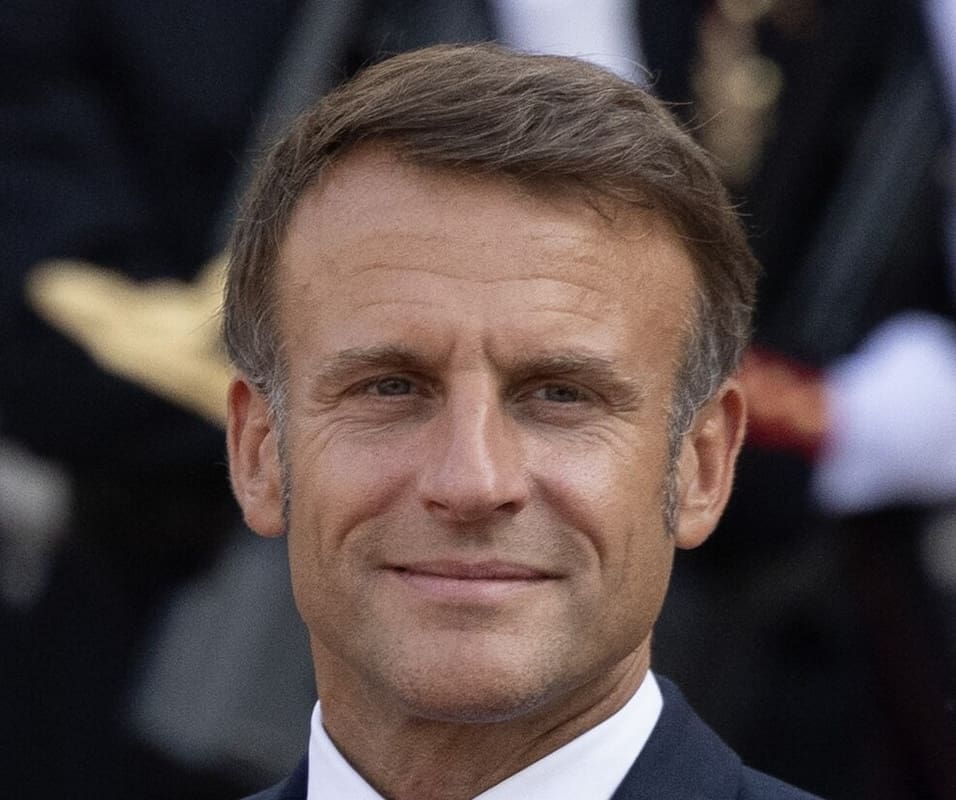 You are currently viewing Guerre en Ukraine : Emmanuel Macron convie les dirigeants européens à une réunion d’urgence à Paris, d’après Varsovie