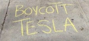 Lire la suite à propos de l’article Le boycott de Tesla visant Elon Musk se renforce en Europe et aux Etats-unis