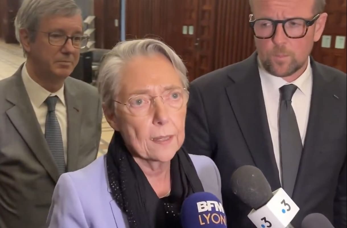 You are currently viewing Lyon : Élisabeth Borne en déplacement pour renforcer la sécurité et la prévention dans les écoles