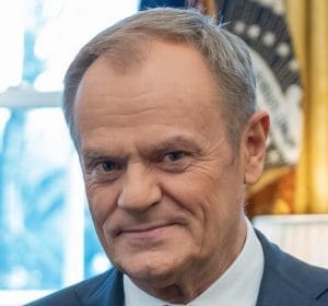 Lire la suite à propos de l’article Pologne : Donald Tusk accusé de saper l’État de droit sous le silence de l’Union européenne
