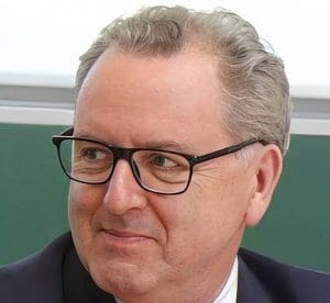 Lire la suite à propos de l’article Richard Ferrand au Conseil constitutionnel – la gauche et LR dénoncent l’abstention du RN