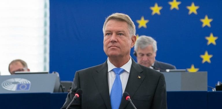 Lire la suite à propos de l’article Roumanie : Visé par une procédure de destitution, Klaus Iohannis finit par démissionner