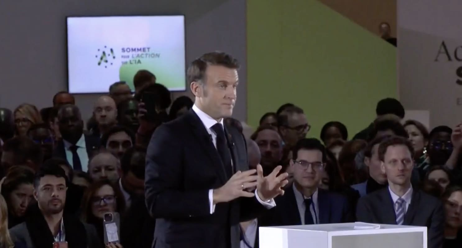You are currently viewing Sommet de l’IA 2025 : Emmanuel Macron réaffirme les ambitieuses visions européenne et française en matière d’IA
