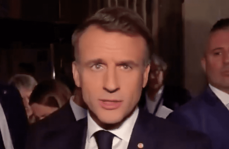Lire la suite à propos de l’article Tensions entre Donald Trump et Volodymyr Zelensky – Emmanuel Macron appelle au respect des combattants ukrainiens