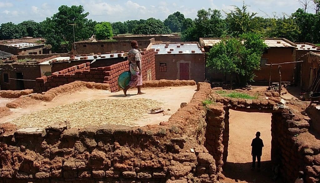 You are currently viewing Burkina Faso : Le massacre de civils peuls à Solenzo révèle une escalade des violences communautaires