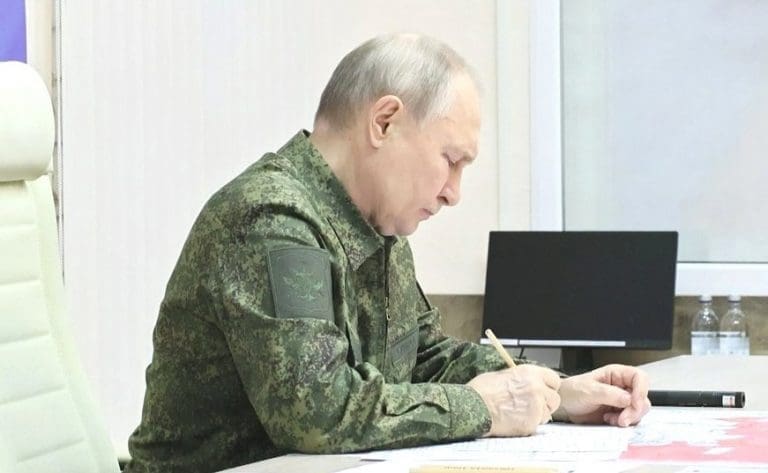 Lire la suite à propos de l’article Guerre en Ukraine : Poutine ordonne la libération totale de Koursk dans la dernière ligne droite des négociations