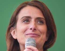 Lire la suite à propos de l’article La proposition de loi sur l’indemnisation des victimes de viols commis par des OQTF fait réagir Marine Tondelier