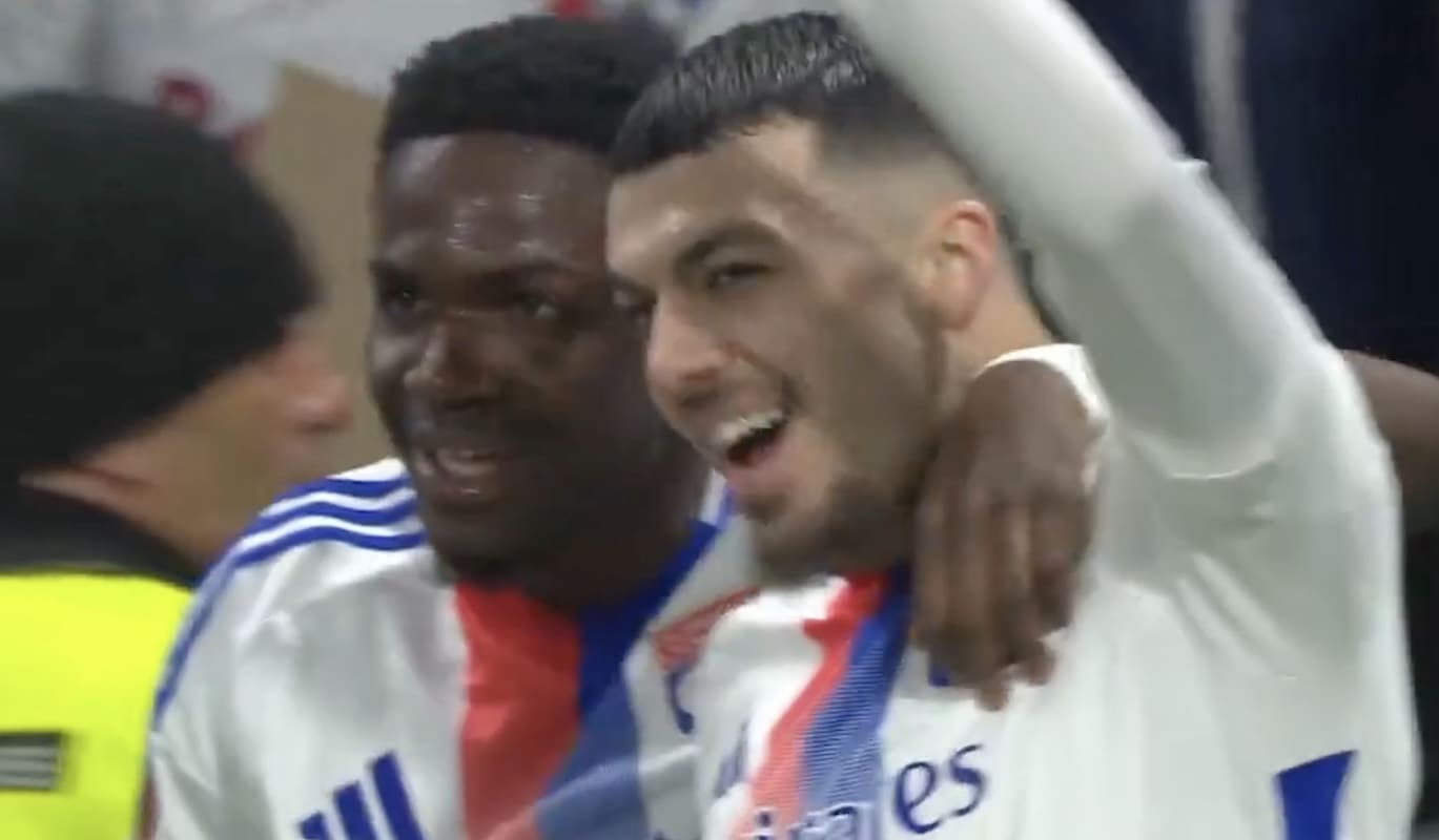 You are currently viewing Ligue Europa : L’OL écrase Bucarest et se prépare à défier Manchester United en quart de finale