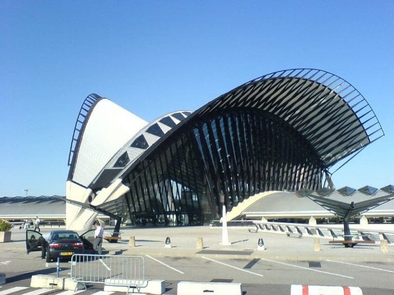 Lire la suite à propos de l’article Lyon : Vinci accusé d’utiliser la vidéosurveillance pour faciliter le licenciement des agents de l’aéroport Saint-Exupéry