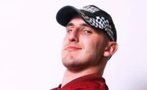 Lire la suite à propos de l’article Portrait de Léo Gonzo : Le catcheur passionné à la conquête de la scène française