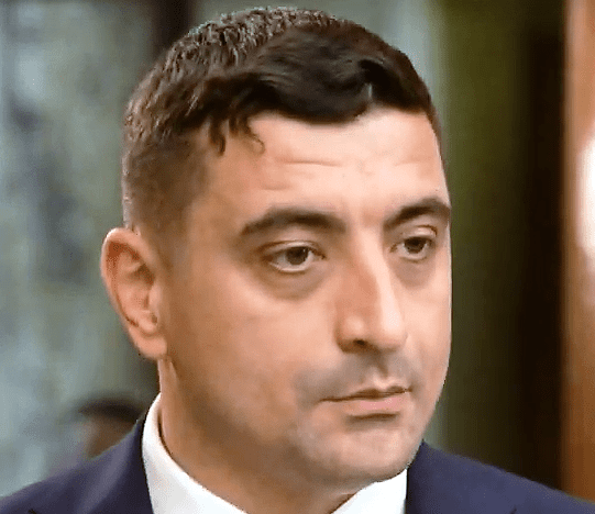 Lire la suite à propos de l’article Présidentielle en Roumanie : L’extrême droite se mobilise avec de nouveaux candidats après l’exclusion de Călin Georgescu