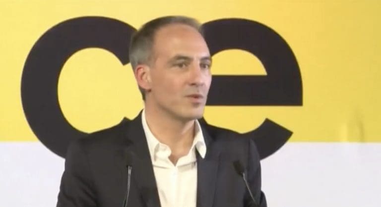 Lire la suite à propos de l’article Raphaël Glucksmann se fait allumer après sa demande de restitution de la statue de la Liberté